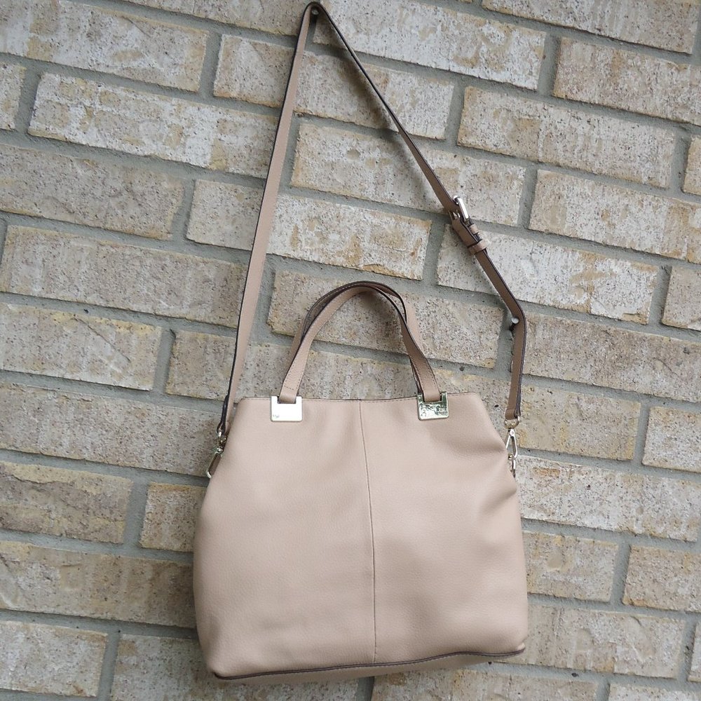 Vince Camuto shoulder bag. - Picture 3 of 16